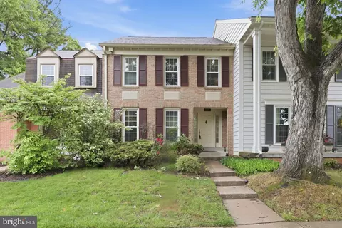 4630 Luxberry Dr, Fairfax, VA 22032