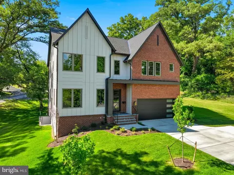 3022 Castle Rd, Falls Church, VA 22044