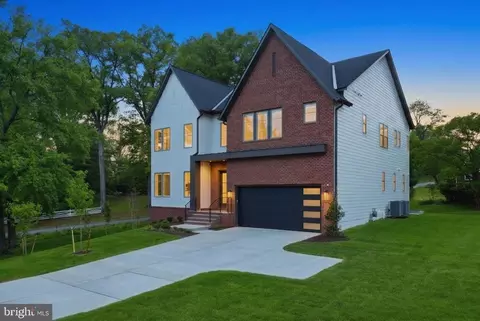 3022 Castle Rd, Falls Church, VA 22044