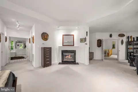 Entry Way - 7136 Ayers Meadow Ln, Springfield, VA 22150 photo 8 of 11
