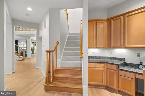 Entry Way - 7136 Ayers Meadow Ln, Springfield, VA 22150 photo 4 of 11
