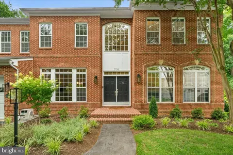 Exterior - 7136 Ayers Meadow Ln, Springfield, VA 22150 photo 3 of 10