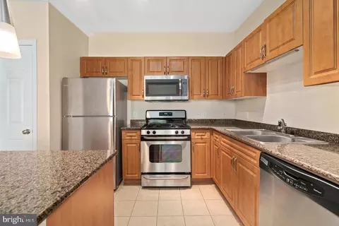 12901 Centre Park Cir #217, Herndon, VA 20171