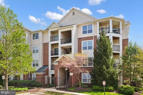 12901 Centre Park Cir #217, Herndon, VA 20171