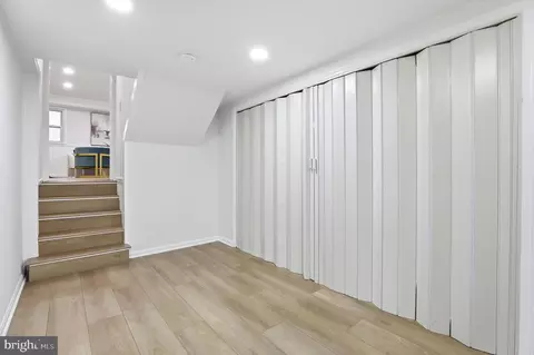 Entry Way - 6824 Felix St, Mclean, VA 22101 photo 11 of 12