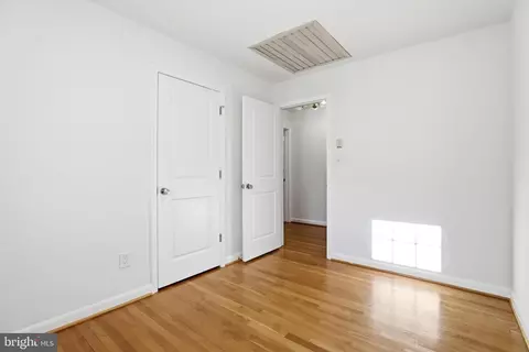 Bedroom - 6824 Felix St, Mclean, VA 22101 photo 6 of 8