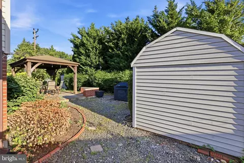 Exterior - 6824 Felix St, Mclean, VA 22101 photo 2 of 10