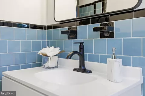 Bath - 6824 Felix St, Mclean, VA 22101 photo 2 of 6