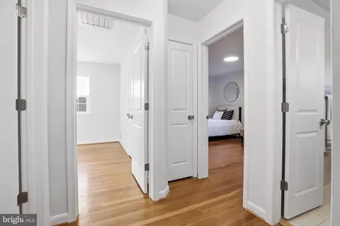 Entry Way - 6824 Felix St, Mclean, VA 22101 photo 5 of 12