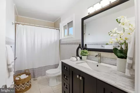 Bath - 6824 Felix St, Mclean, VA 22101 photo 4 of 6