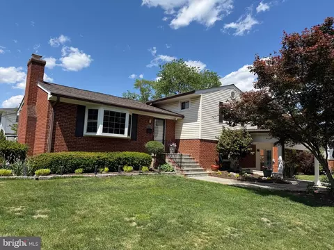 6824 Felix St, Mclean, VA 22101
