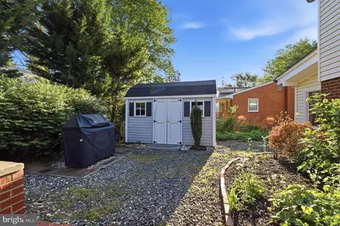 Exterior - 6824 Felix St, Mclean, VA 22101 photo 4 of 10