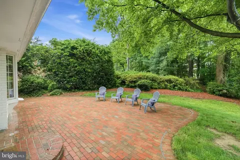 Exterior - 7517 Axton St, Springfield, VA 22151 photo 4 of 10