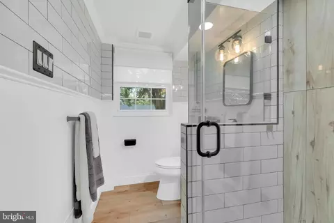 Bath - 7517 Axton St, Springfield, VA 22151 photo 2 of 3