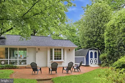 Exterior - 7517 Axton St, Springfield, VA 22151 photo 2 of 10