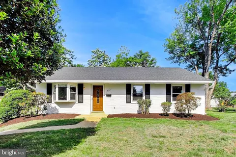 4102 Zion Ct, Alexandria, VA 22312