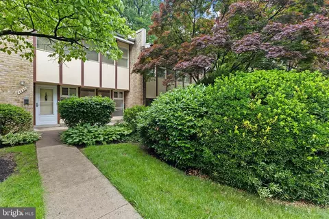 4420 Forest Glen Ct, Annandale, VA 22003