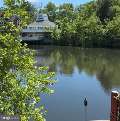 7595 Chrisland Cv, Falls Church, VA 22042