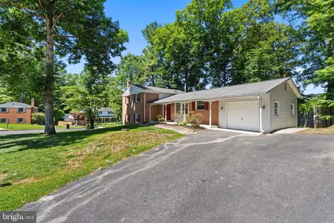 Exterior - 6608 Grey Fox Dr, Springfield, VA 22152 photo 3 of 5
