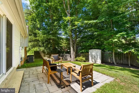 Exterior - 6608 Grey Fox Dr, Springfield, VA 22152 photo 4 of 5
