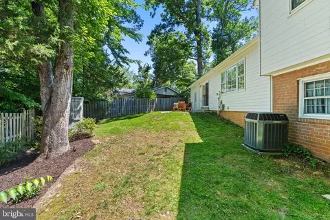 Exterior - 6608 Grey Fox Dr, Springfield, VA 22152 photo 5 of 5