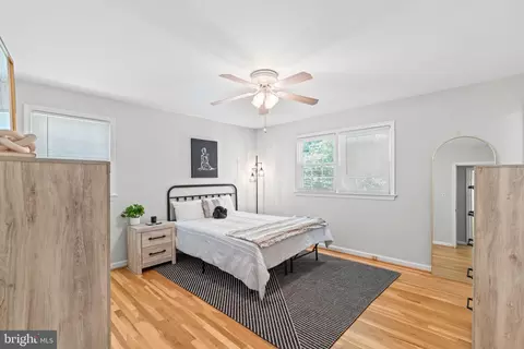 Bedroom - 6608 Grey Fox Dr, Springfield, VA 22152 photo 1 of 8