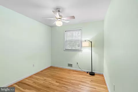 Bedroom - 6608 Grey Fox Dr, Springfield, VA 22152 photo 4 of 8