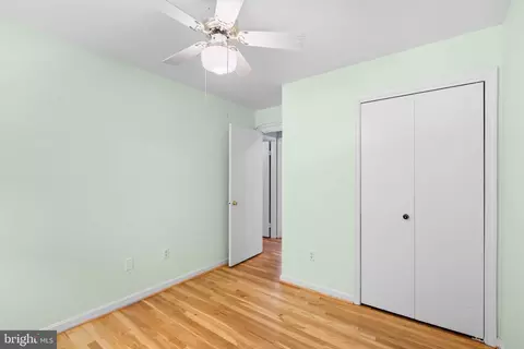 Bedroom - 6608 Grey Fox Dr, Springfield, VA 22152 photo 5 of 8