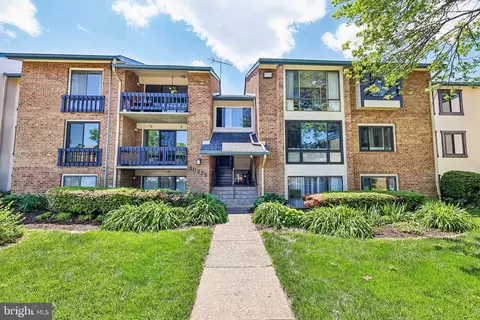 10225 Valentino Dr #7212, Oakton, VA 22124