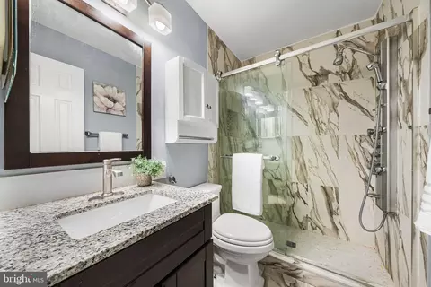 Bath - 7403 Ridge Oak Ct, Springfield, VA 22153 photo 4 of 5