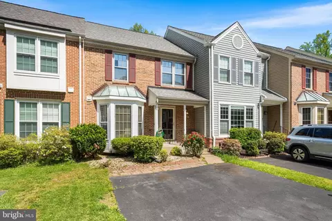 Exterior - 7403 Ridge Oak Ct, Springfield, VA 22153 photo 2 of 9