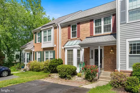 Exterior - 7403 Ridge Oak Ct, Springfield, VA 22153 photo 3 of 9