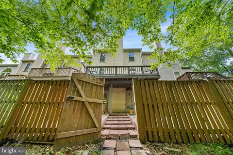 Exterior - 7403 Ridge Oak Ct, Springfield, VA 22153 photo 7 of 9