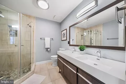 Bath - 7403 Ridge Oak Ct, Springfield, VA 22153 photo 2 of 5