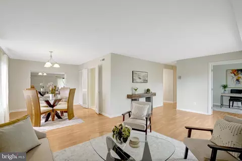 3101 S Manchester St S #615, Falls Church, VA 22044