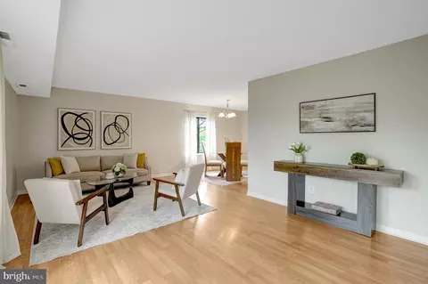 3101 S Manchester St S #615, Falls Church, VA 22044