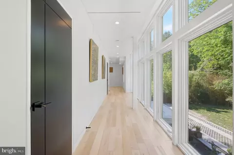 Entry Way - 6304 Old Dominion Dr, Mclean, VA 22101 photo 4 of 5
