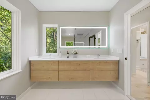Bath - 6304 Old Dominion Dr, Mclean, VA 22101 photo 1 of 3