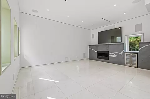 Living - 6304 Old Dominion Dr, Mclean, VA 22101 photo 2 of 4