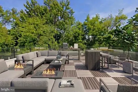 Exterior - 6304 Old Dominion Dr, Mclean, VA 22101 photo 5 of 11