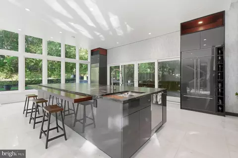 Kitchen - 6304 Old Dominion Dr, Mclean, VA 22101 photo 3 of 4