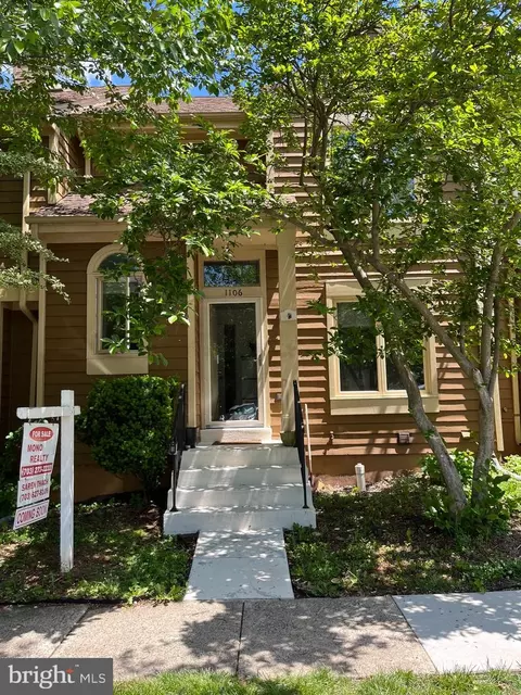 1106 Whitworth Ct, Herndon, VA 20170