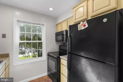 Kitchen - 8221 Tory Rd #150, Springfield, VA 22152 photo 3 of 3