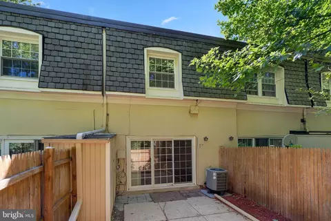 Exterior - 8221 Tory Rd #150, Springfield, VA 22152 photo 4 of 4