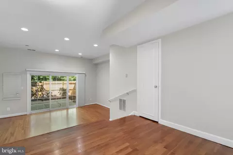 Living - 8221 Tory Rd #150, Springfield, VA 22152 photo 6 of 7