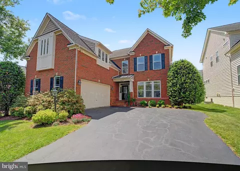 8717 Flowering Dogwood Ln, Lorton, VA 22079