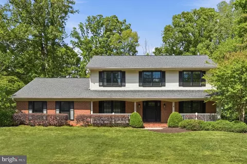2638 Oakton Glen Dr, Vienna, VA 22181