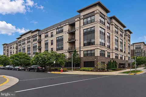2319 Field Point Rd #102, Herndon, VA 20171