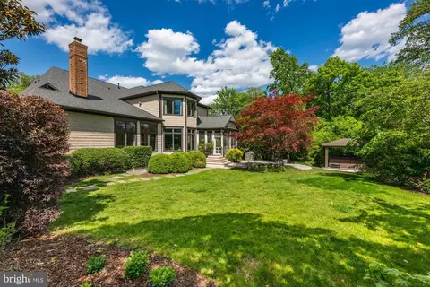 7203 Matthew Mills Rd, Mclean, VA 22101 photo 5
