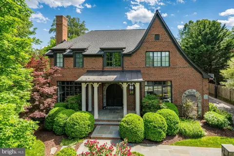 7203 Matthew Mills Rd, Mclean, VA 22101 photo 3